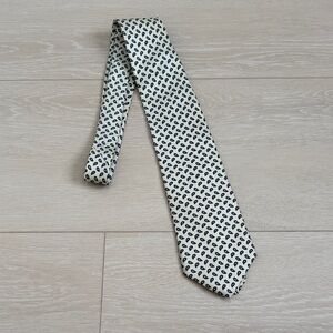 3/$10 Brookville Collection Cream and Dark Blue Paisley Tie